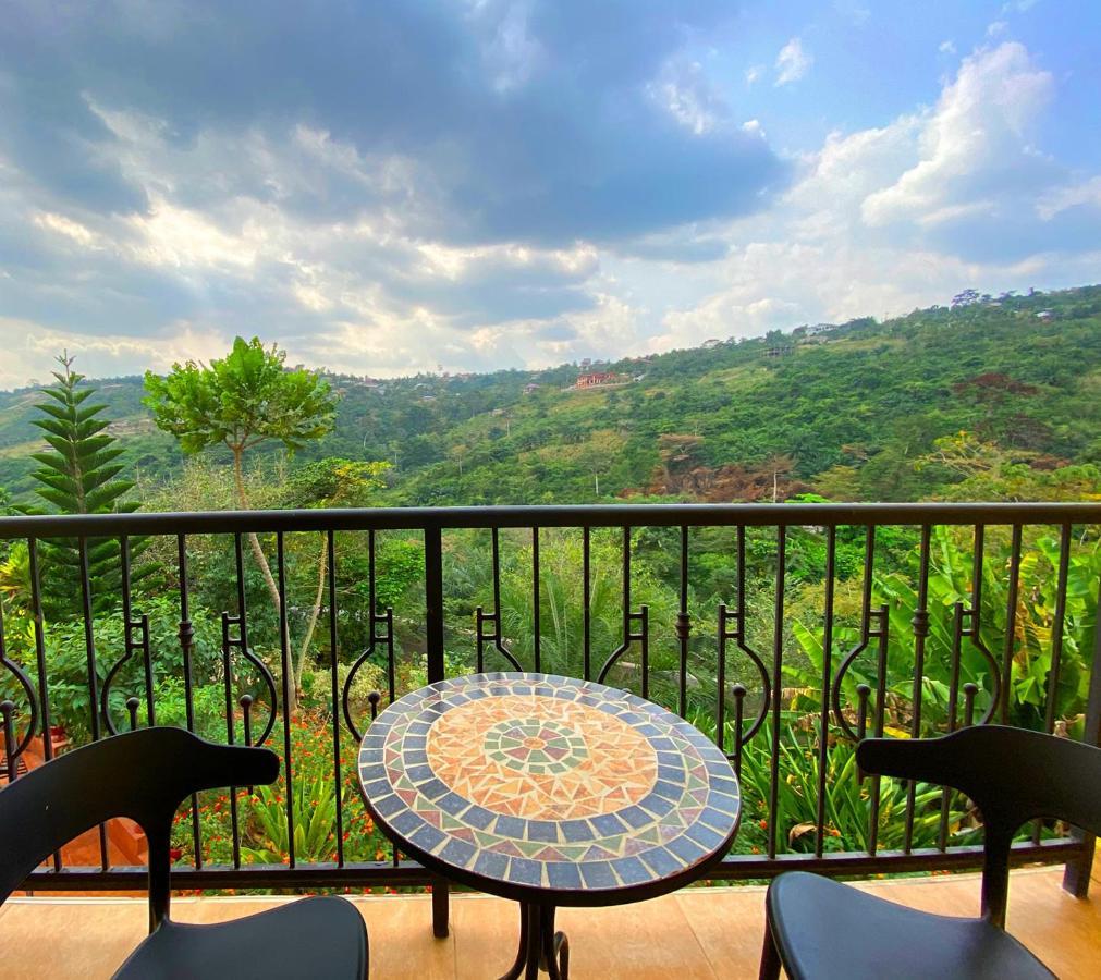 Aburi Cactus Creek Hotel מראה חיצוני תמונה