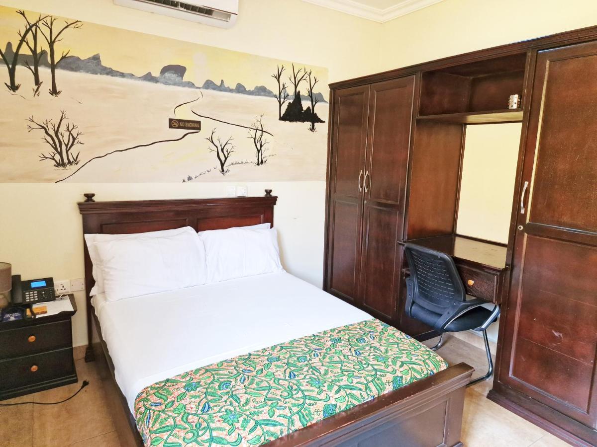 Aburi Cactus Creek Hotel מראה חיצוני תמונה