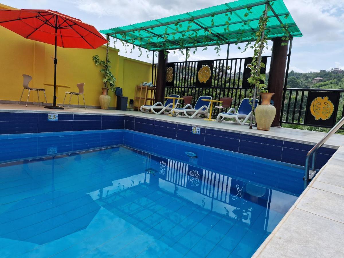 Aburi Cactus Creek Hotel מראה חיצוני תמונה